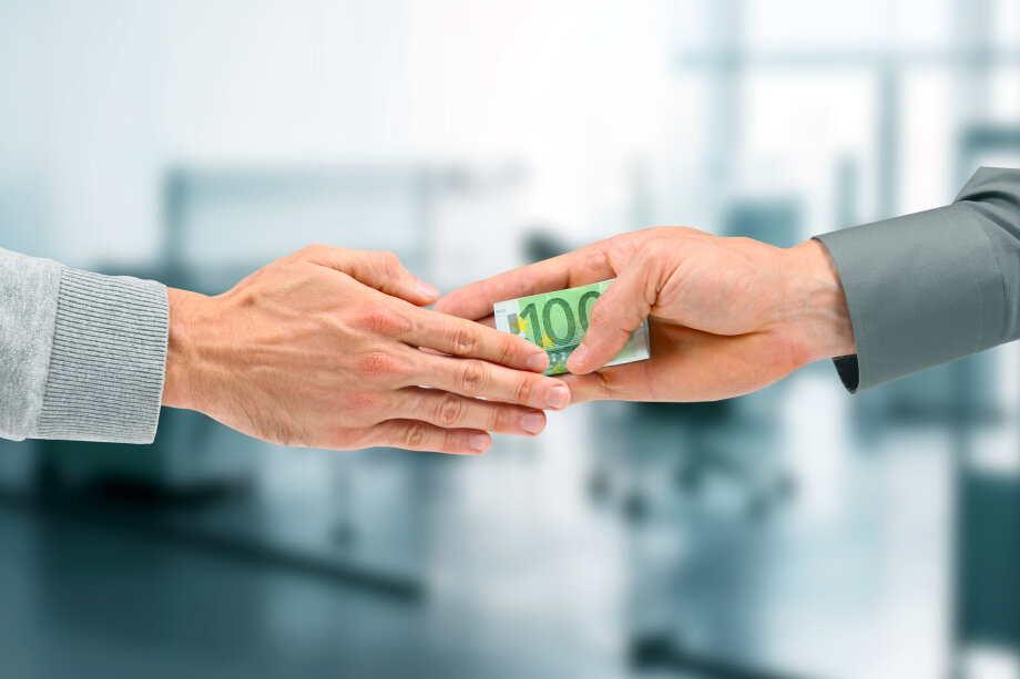 Mokyklos lėšas pasisavinę ir iššvaistę asmenys stos prieš teismą
