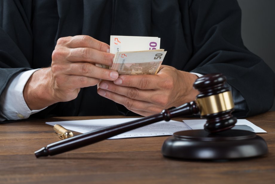 Teisėjui pareikšti įtarimai dėl kyšininkavimo