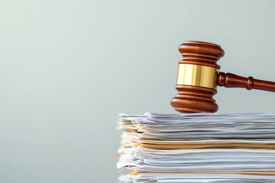 Dėl bandymo daryti neteisėtą poveikį teisėkūros procesams – teismo  verdiktas