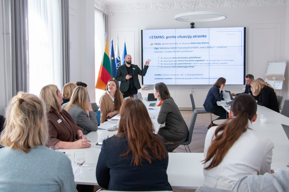 STT pradeda projektą, skirtą stiprinti skaidrumo praktikas ministerijose ir joms pavaldžiose...