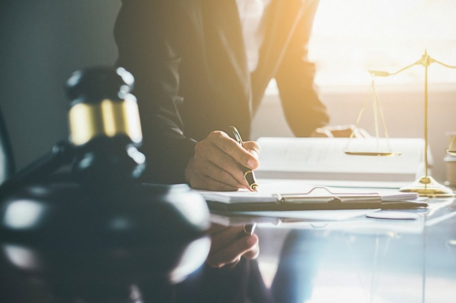 Statybos užbaigimo dokumentų tvarkytojas pripažintas kaltu dėl prekybos poveikiu