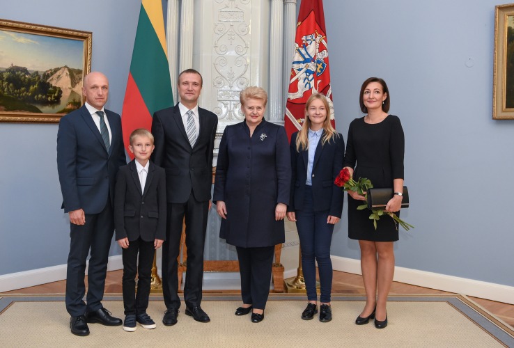 Egidijus Radzevičius prisiekė prezidentūroje Egidijus Radzevičius prisiekė prezidentūroje